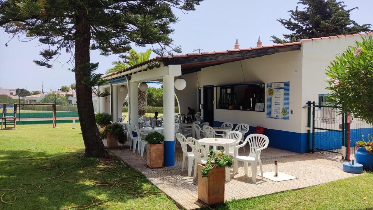 شقة 01 Sra Da Rocha Com Piscina E Ac - Casas & Papeis Armação de Pêra المظهر الخارجي الصورة