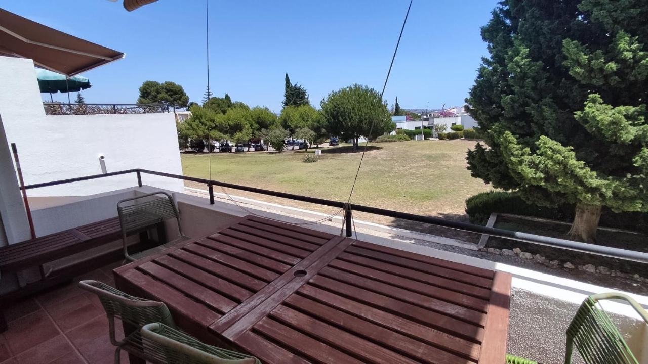 شقة 01 Sra Da Rocha Com Piscina E Ac - Casas & Papeis Armação de Pêra المظهر الخارجي الصورة